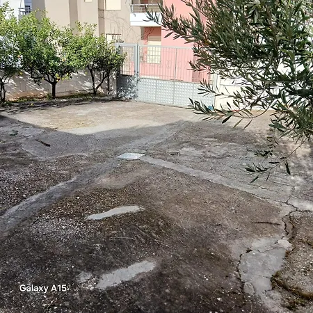 Me Oborr, Me Pamje Deti Appartement