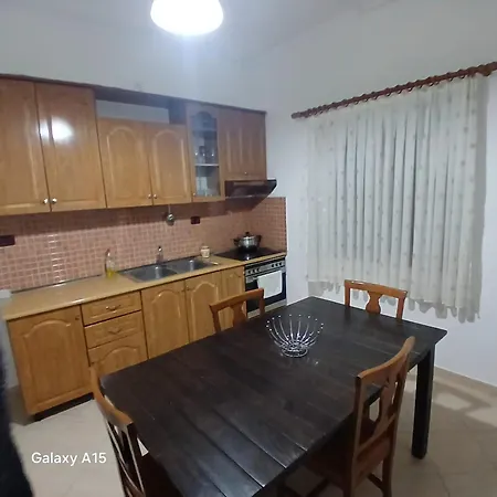 Apartment Me Pamje Deti Uji I Ftohte *