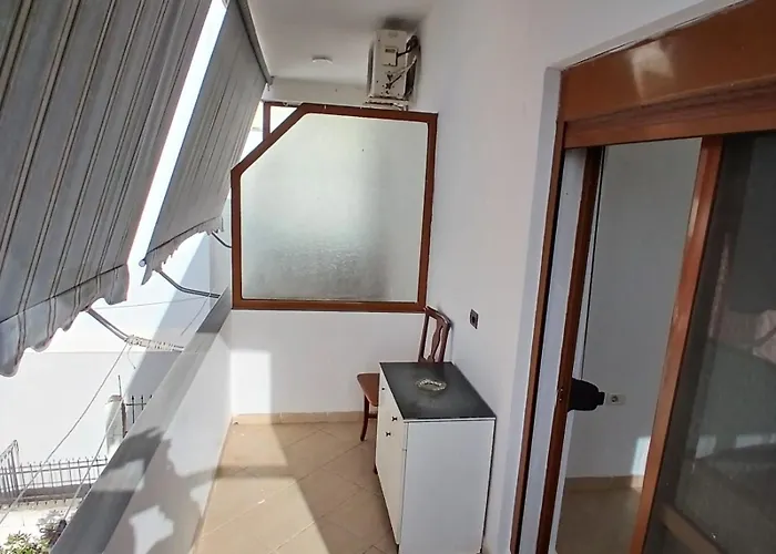 Apartament Me Oborr, Me Pamje Deti