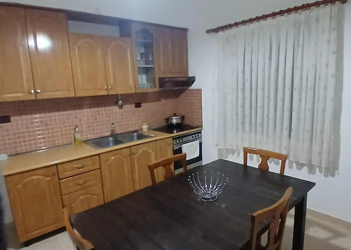 Apartament Me Oborr, Me Pamje Deti *